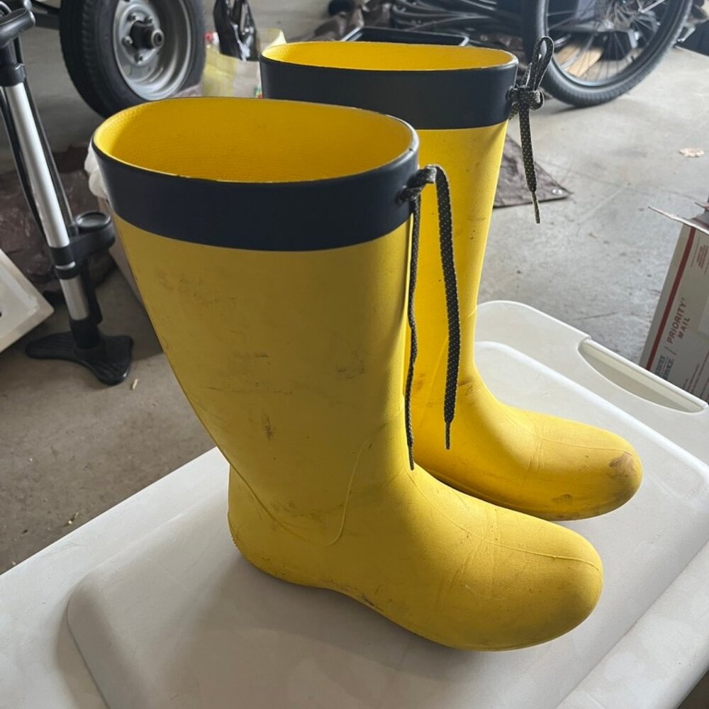 Women's Freesail Crocs Rainboots, size 8